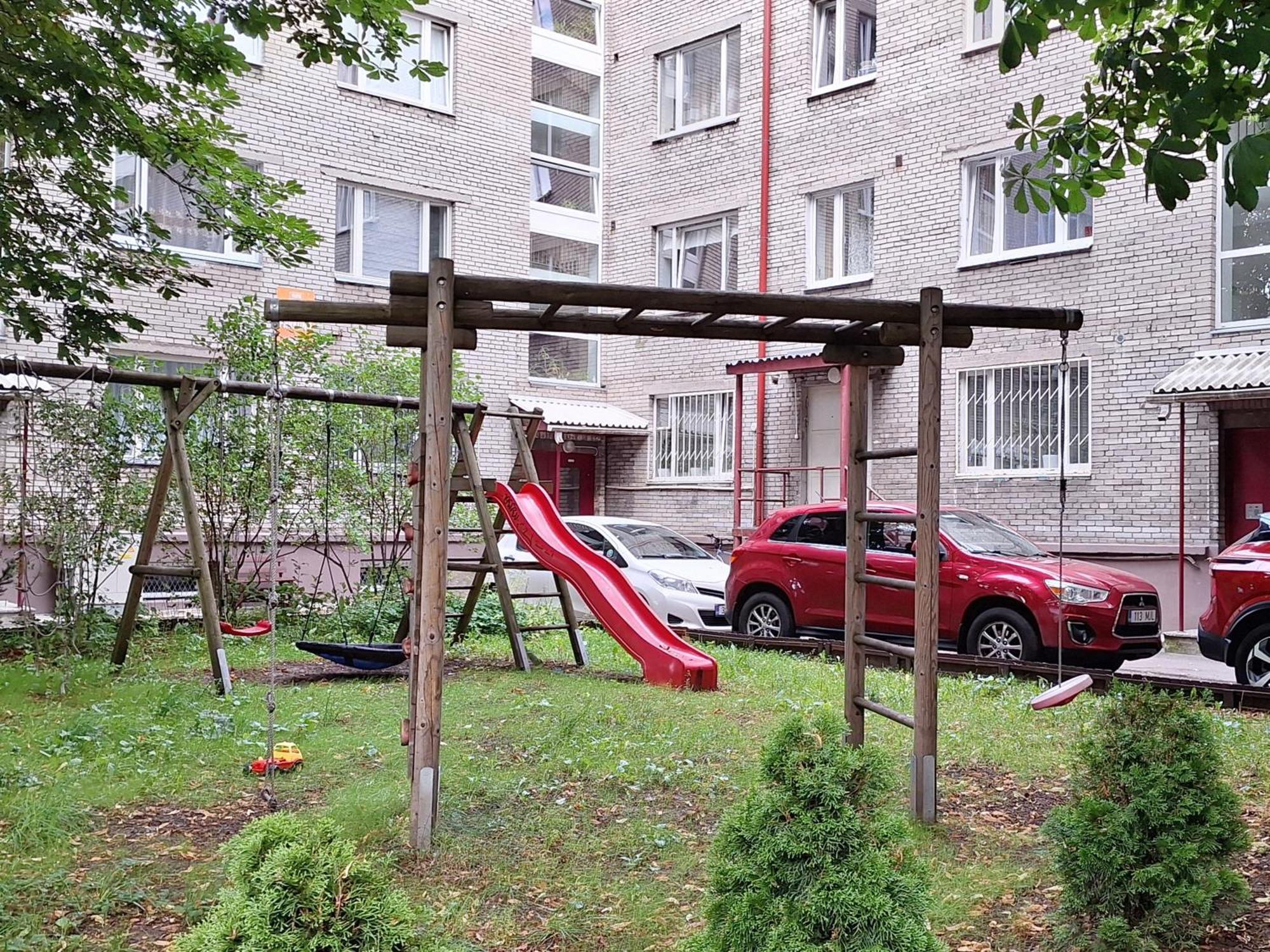 Dzīvoklis Airport - Bath - Kids Friendly